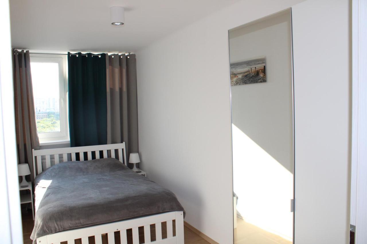 Strict Center Warsaw Comfortable Apartment, 10Th-Floor With Beautiful View On The Park And Skyscrapers, Free Wifi, Self Check-In/Out Kültér fotó