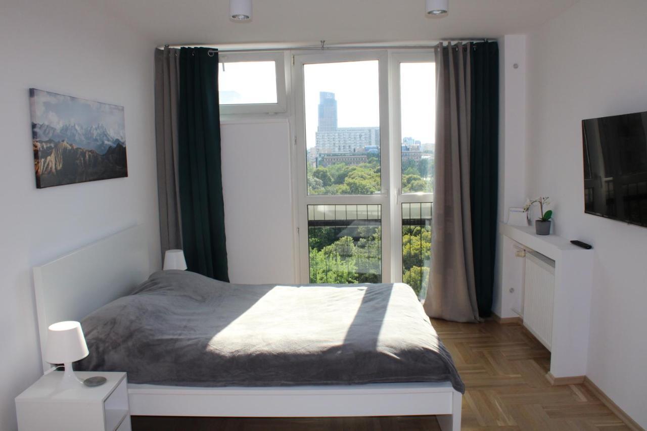 Strict Center Warsaw Comfortable Apartment, 10Th-Floor With Beautiful View On The Park And Skyscrapers, Free Wifi, Self Check-In/Out Kültér fotó